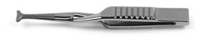 Clamp for trabeculectomy