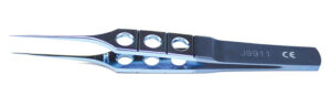 Corneal and corneoscleral forceps