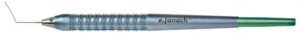 Spatula for removal of vitreous residues