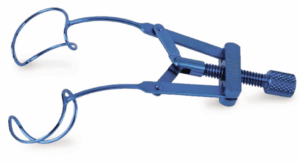Titanium speculum, closed wire blades