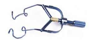 Titanium speculum, open wire blades